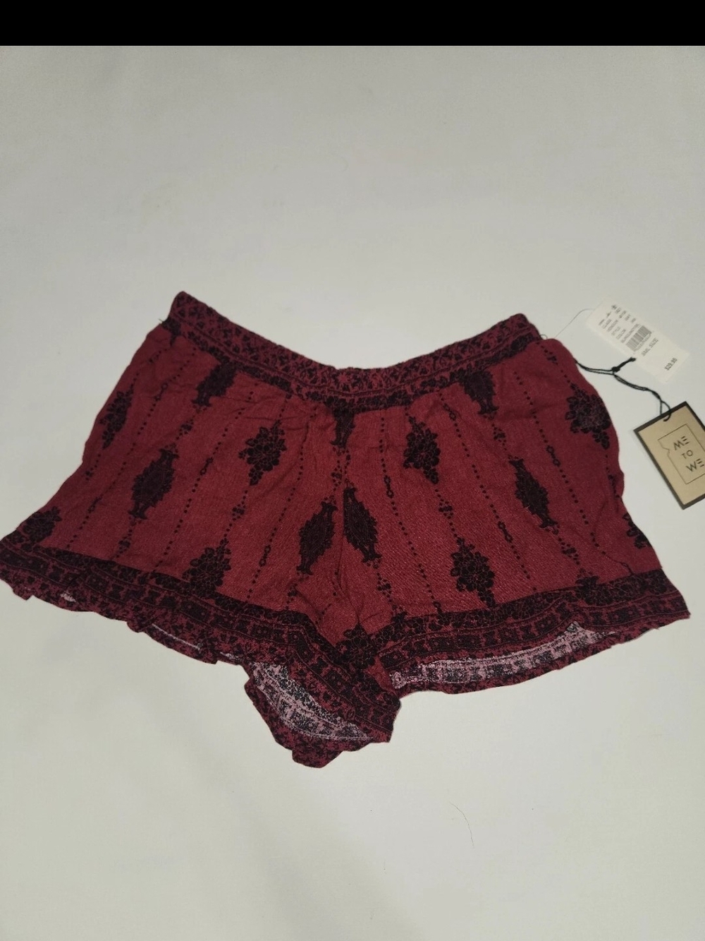 Me to We Burgundy and Black Patterned Shorts nwt